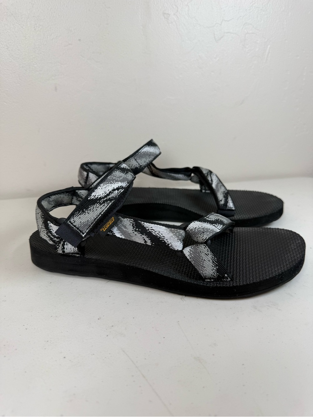 Teva Women's Original Universal Sandals size 9 "Magic Black/Grey"